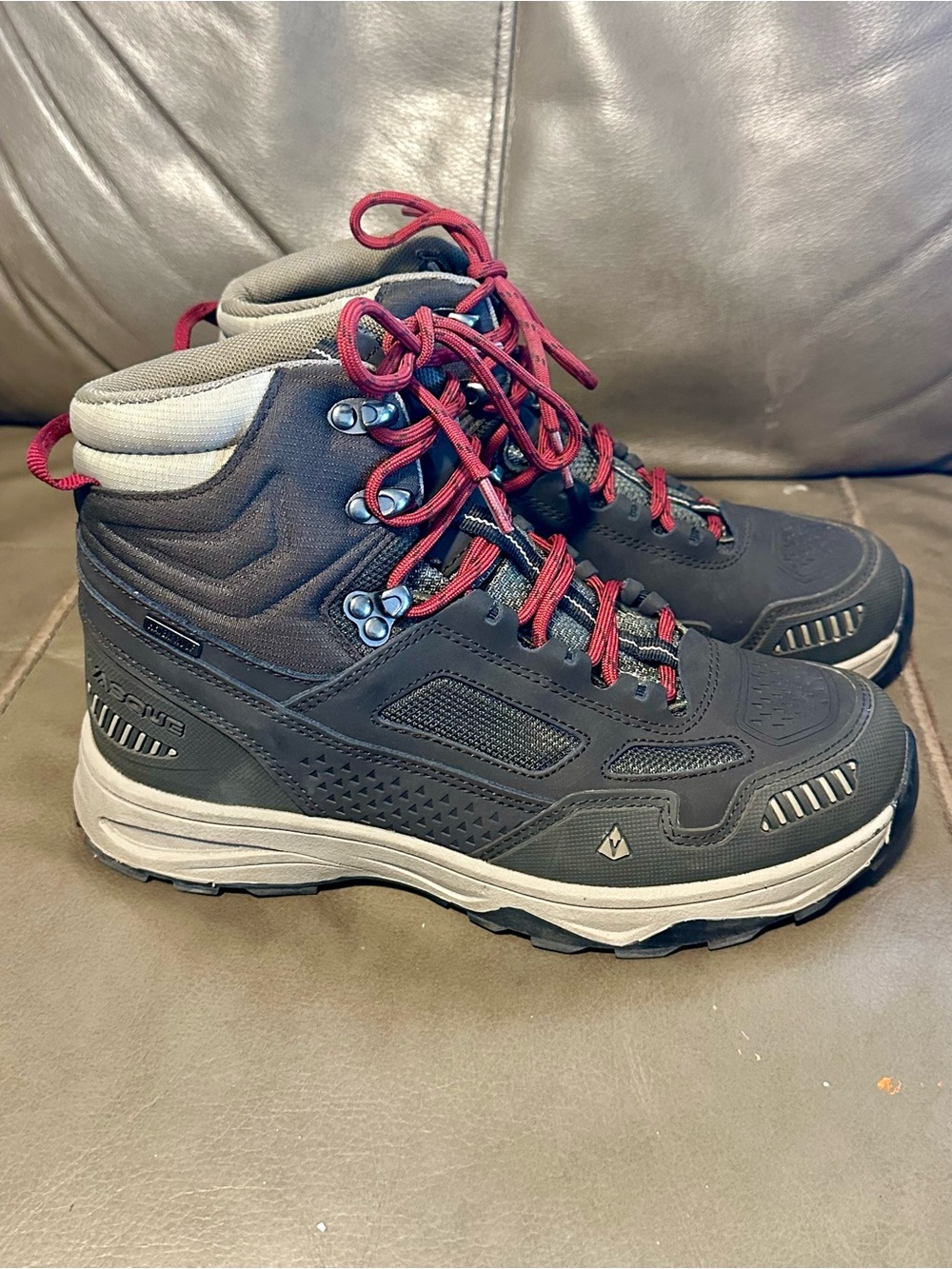 VASQUE Breeze AT UltraDry Hiking Boots Waterproof Youth Size 6 Gray Red Laces